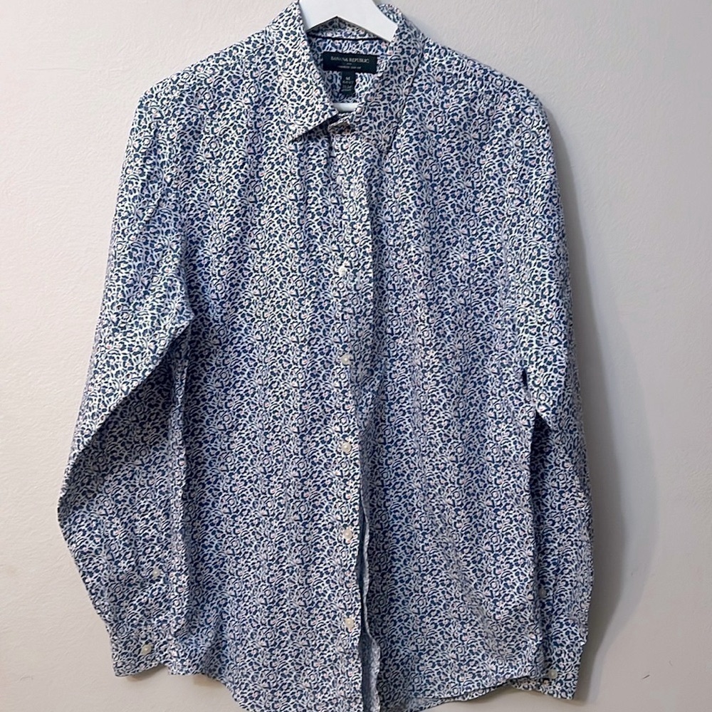 Banana Republic floral shirt size 15 non iron slim fit 33-34” made in Sri Lanka